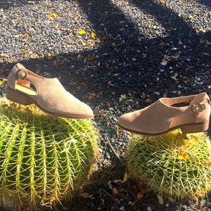 Crown Vintage Charmed Booties Natural/Tan Size 10